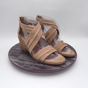 Sofft Sandals Womens 8.5 Samoa Wedge Strappy Leather Comfort Insole Zip Taupe